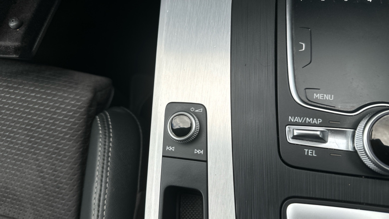 Audi Q5 40 TDI Quattro S Line 5dr S Tronic Diesel Estate